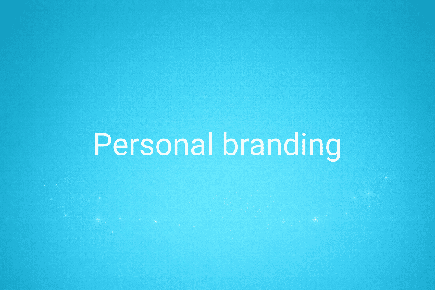 Illustration minimaliste sur fond bleu avec texte "Personal branding", définition liée à la catégorie Stratégie Marketing du glossaire marketing de M-Twice